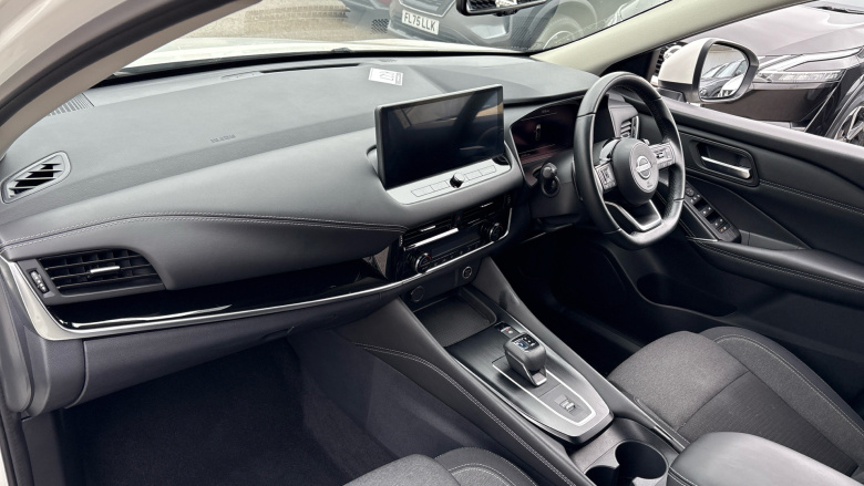 Nissan Qashqai 1.3 DiG-T MH 158 N-Connecta 5dr Xtronic Petrol Hatchback